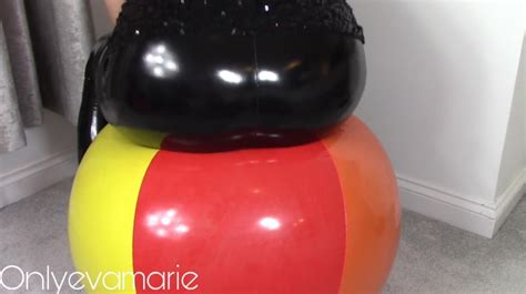 Free Hump Shemale Porn Videos .